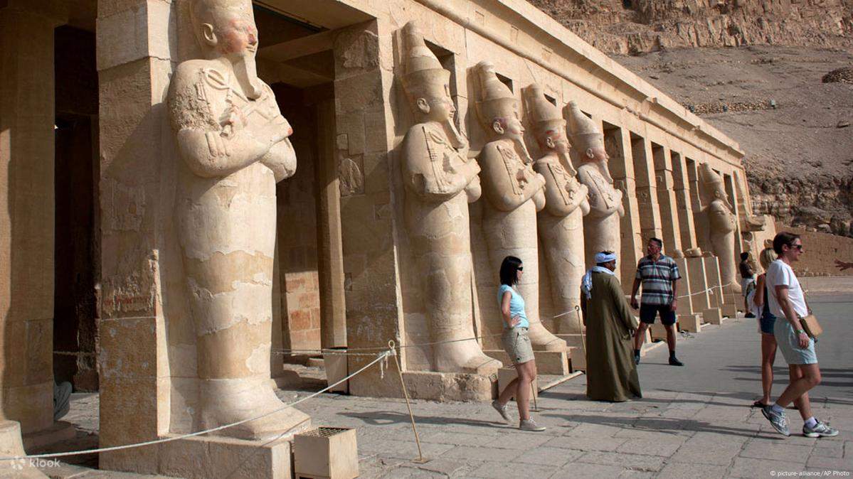 Lawatan Belon Udara Panas Matahari Terbit & Tebing Barat – Makam & Kuil Luxor E