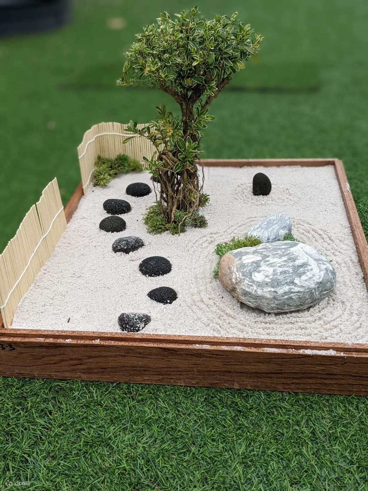 Traditional Japanese Miniature Zen Garden Kit