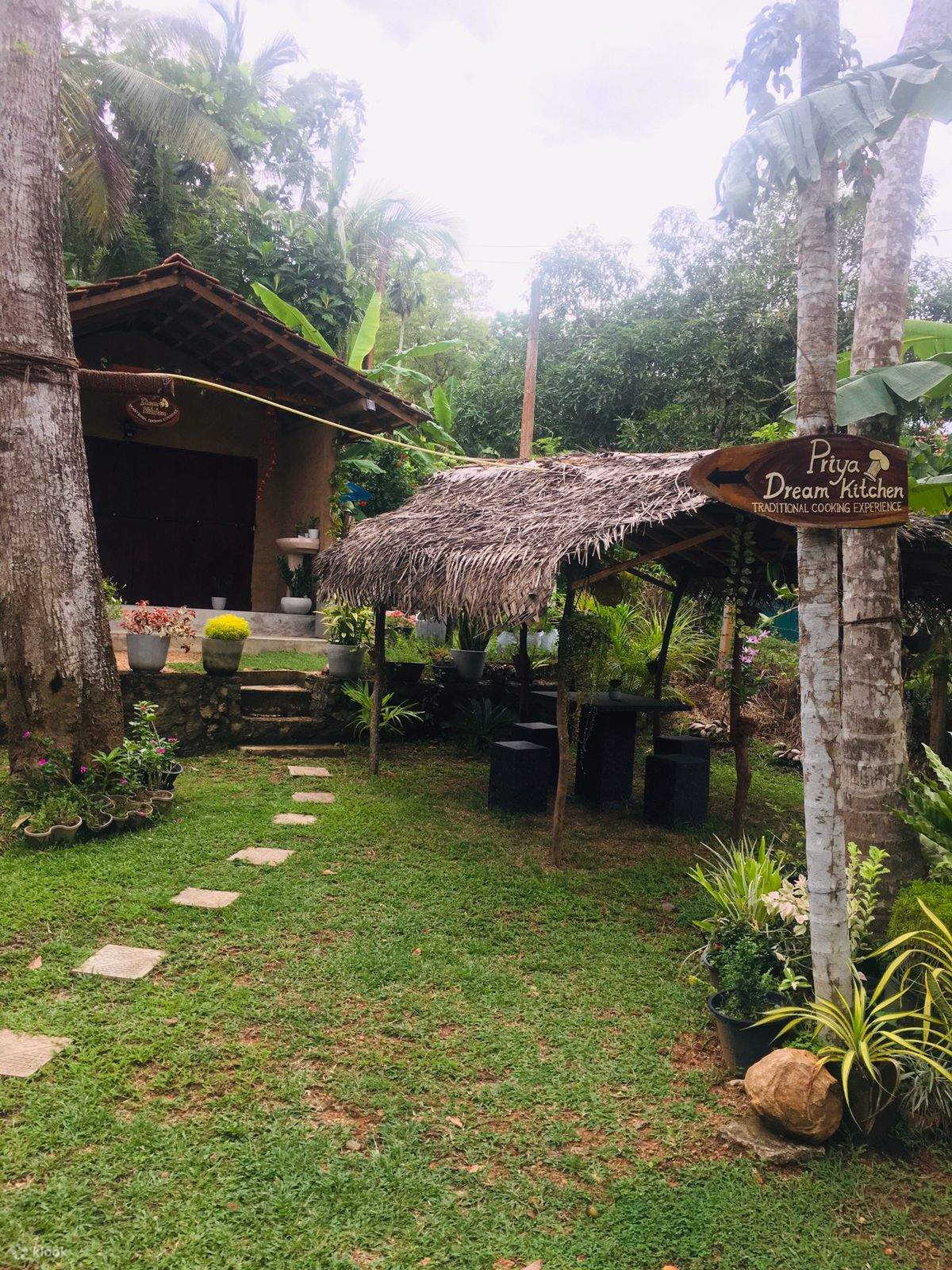 Kelas Memasak Tradisional Sri Lanka di Priya’s Kitchen – Weligama