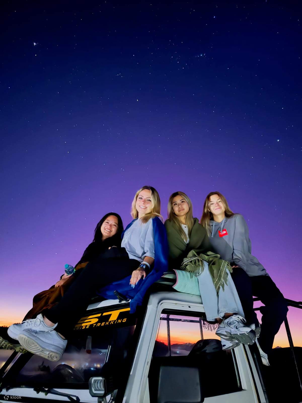 Nachthimmel vom Berg Batur vor Sonnenaufgang