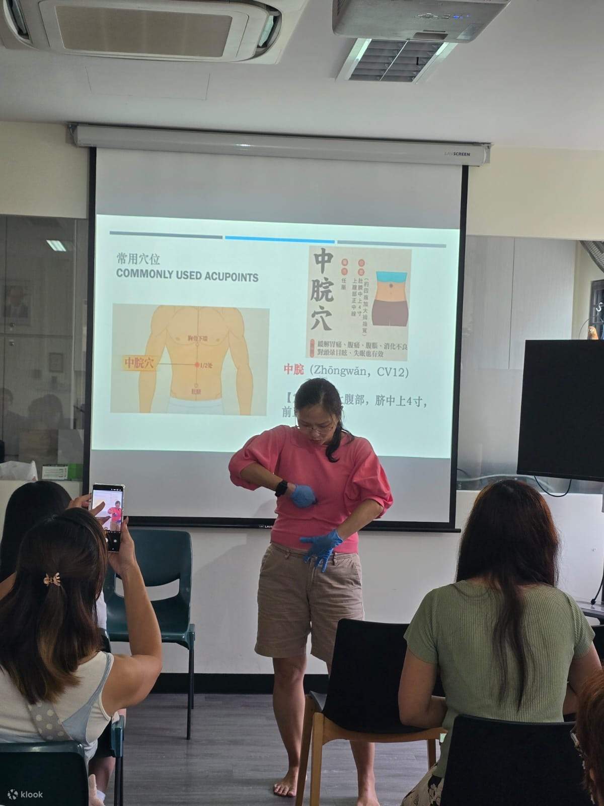 Berbagi tentang titik-titik akupresur untuk penyakit umum