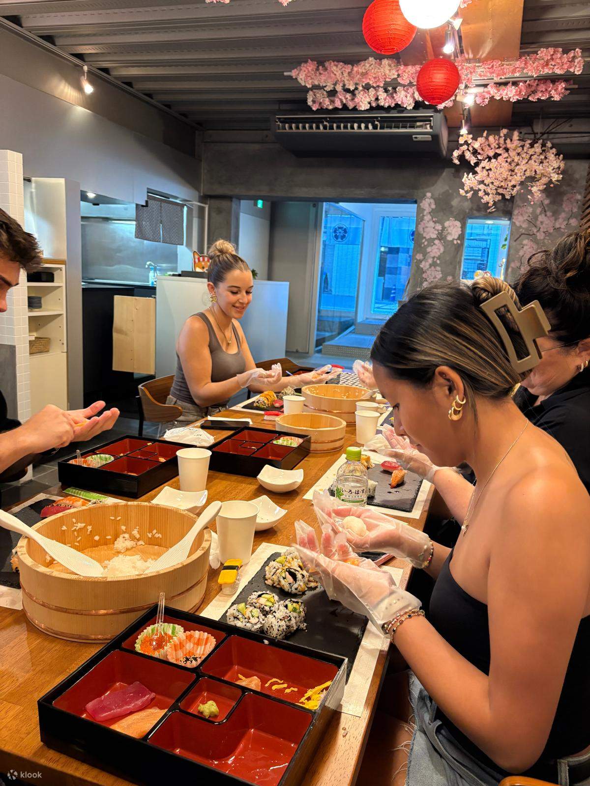 Bester Sushi-Kurs in Tokio: Sushi-Kurs Shibuya