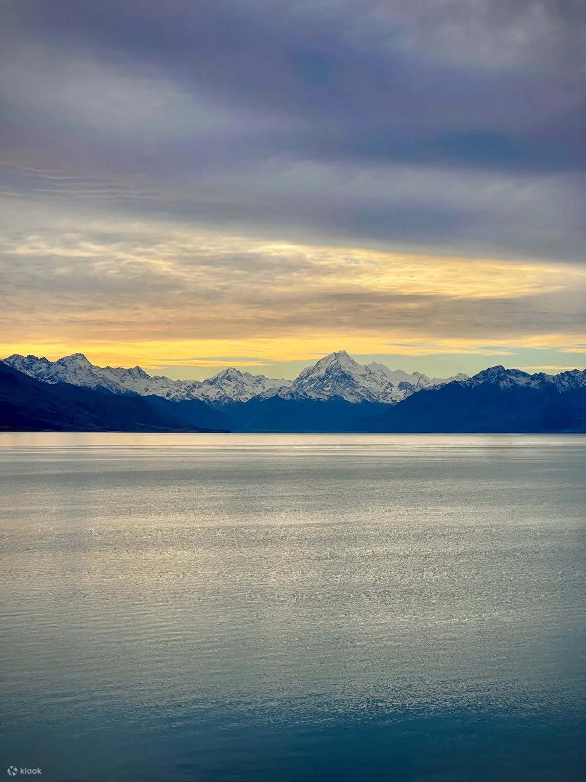 欣赏普卡基湖的美景