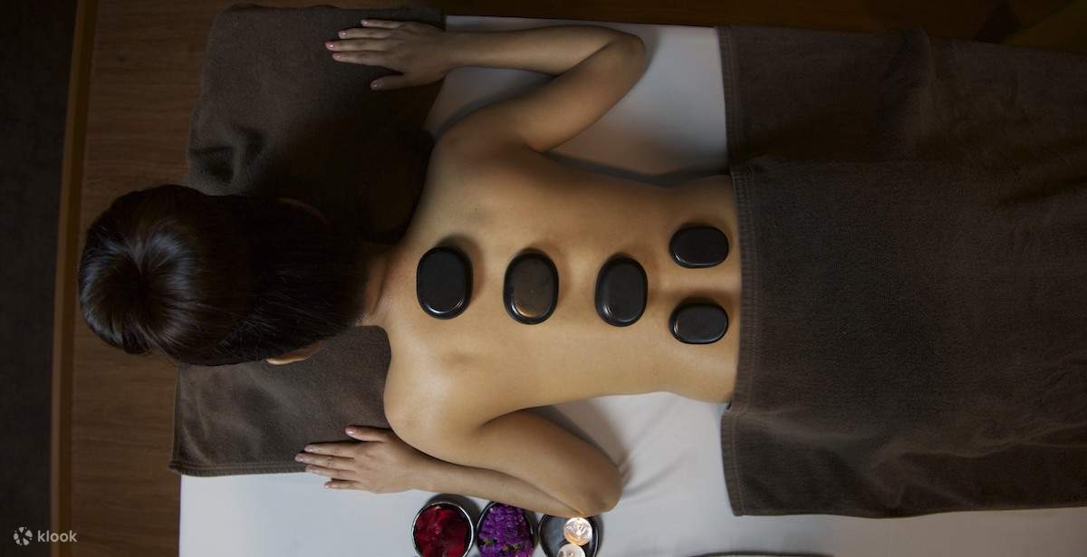 Thérapeute en spa thaïlandais