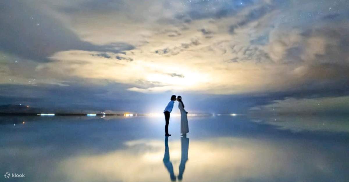 Atardecer en el salar de Uyuni