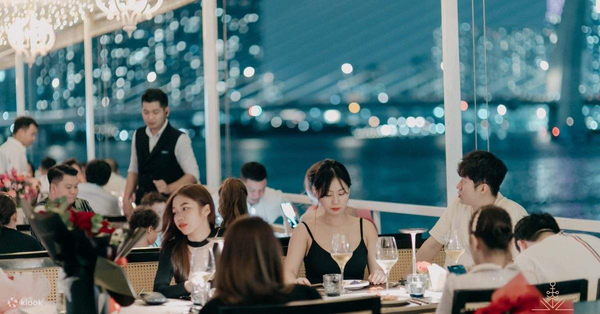 รอส ยอชท์ คลับ - ประสบการณ์รับประทานอาหารรสเลิศริมแม่น้ำไซ่ง่อน