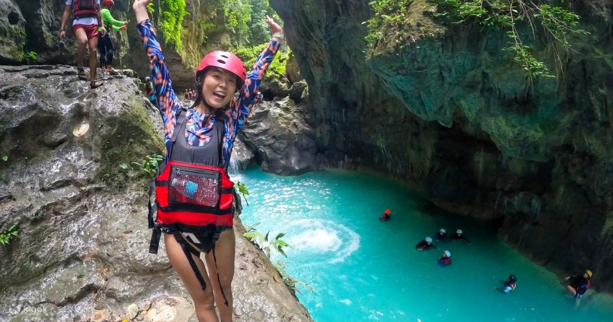 kawasan-canyoning-and-moalboal-sardine-run-sea-turtles-tour
