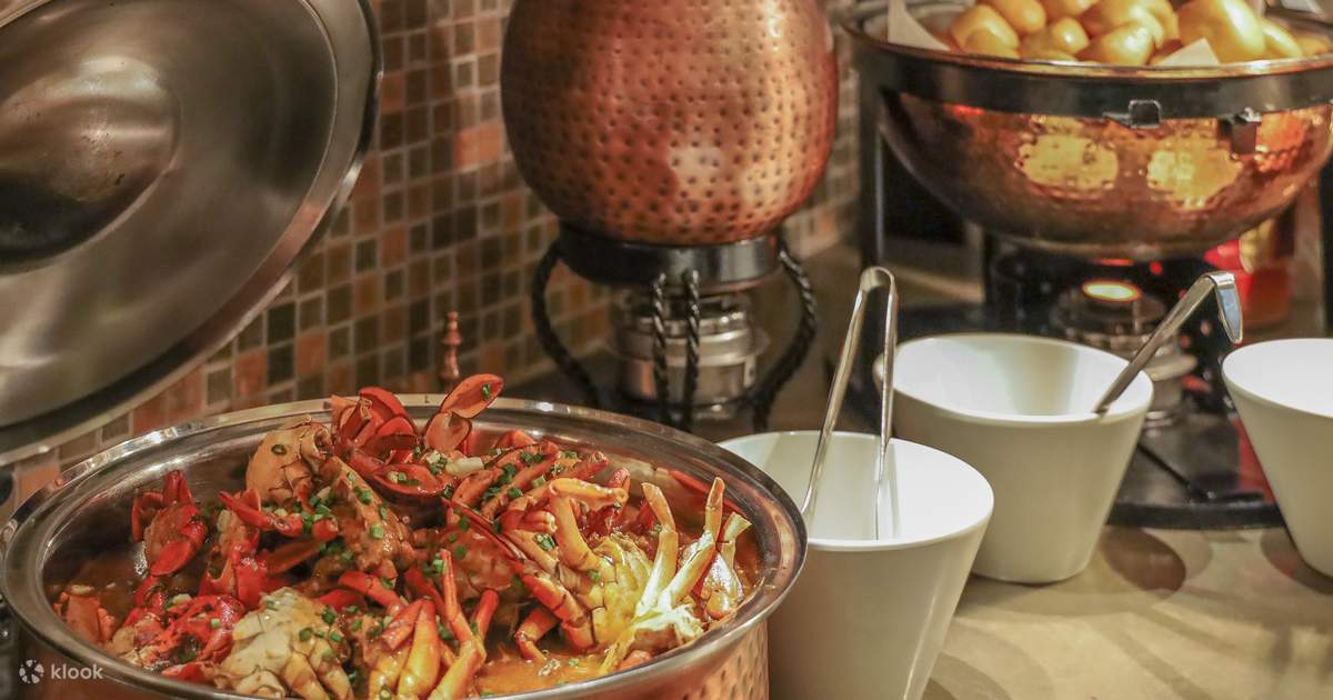 Asian Market Cafe in Fairmont Singapore