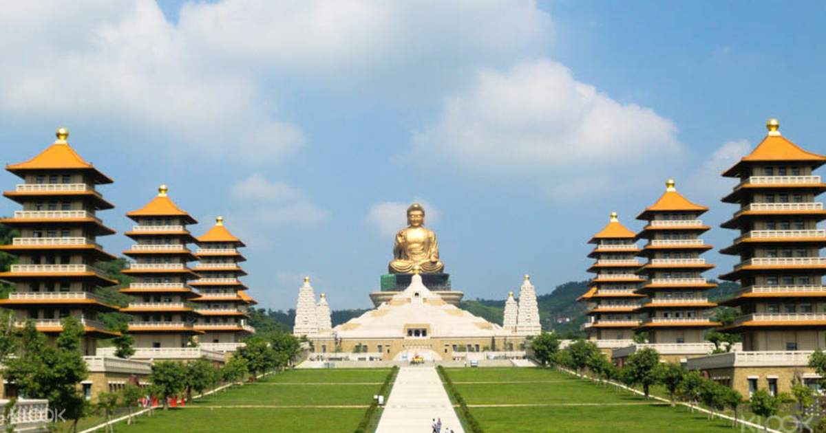 sites of enlightenment in asia | fo guang shan monastery, taiwan