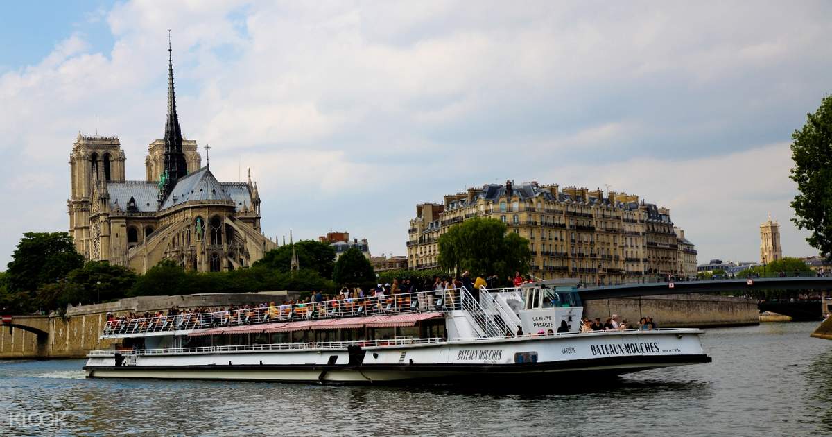 Paseo Turistico Por El Rio Sena De Paris Con Los Bateaux Mouches Hasta ahora por el sena podían circular barcos de hasta 125 metros de. paseo turistico por el rio sena de paris con los bateaux mouches