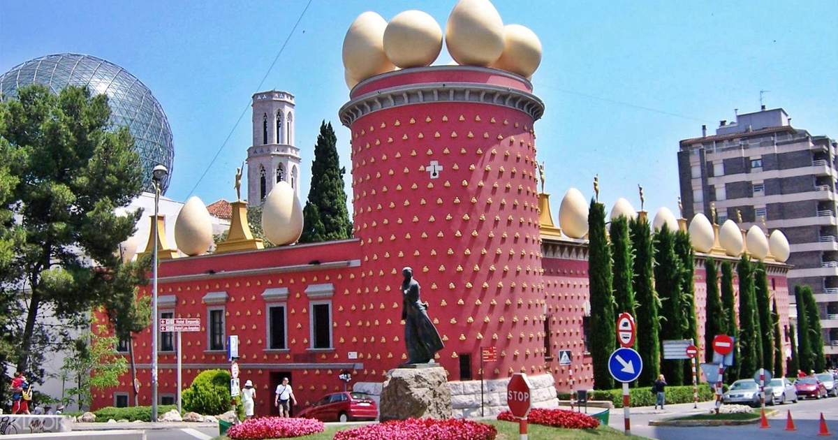 Dali Tour Figueres Cadaques Dali Museum From Barcelona
