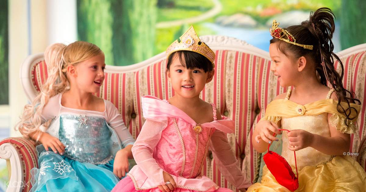 Disney Princess Transformation In Hong Kong Disnleyland