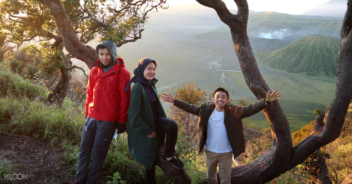 Private Tour Sunrise Bromo, Air Terjun, dan Candi dari Malang