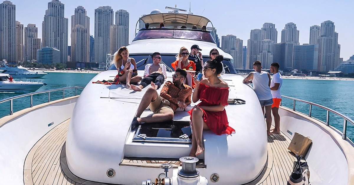 Dubai Luxury Yacht Open Trip