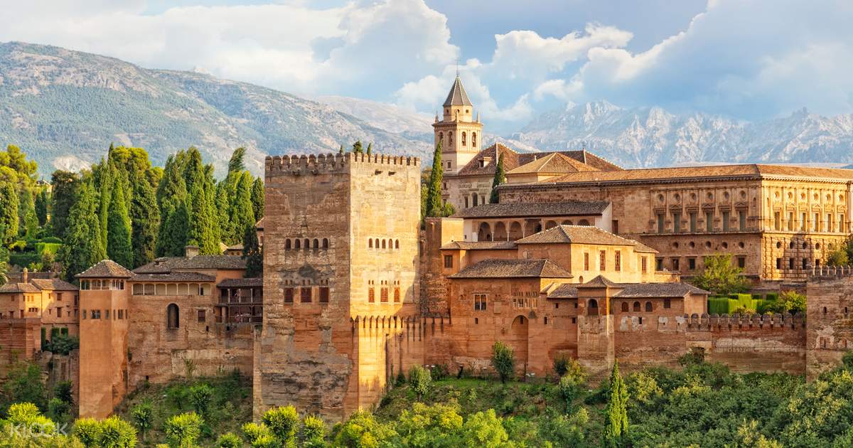 Granada Tour with Alhambra Palace and Generalife Gardens