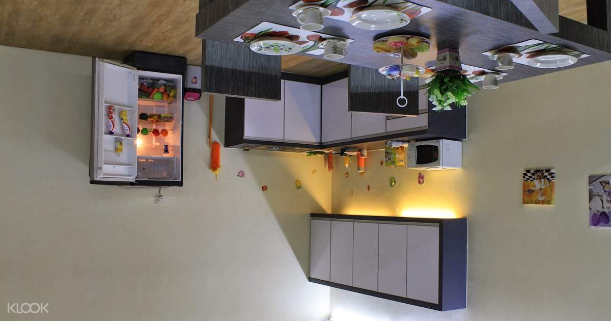 Tiket Masuk Upside Down House Gallery di Melaka, Malaysia