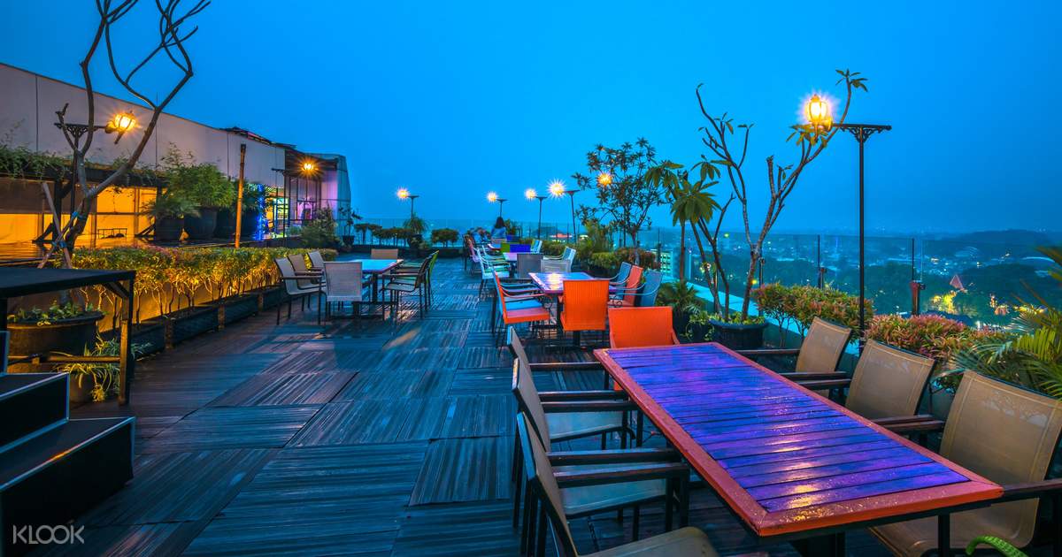 The 101 Malang OJ Hotel: Staycation dengan Rooftop Dinner