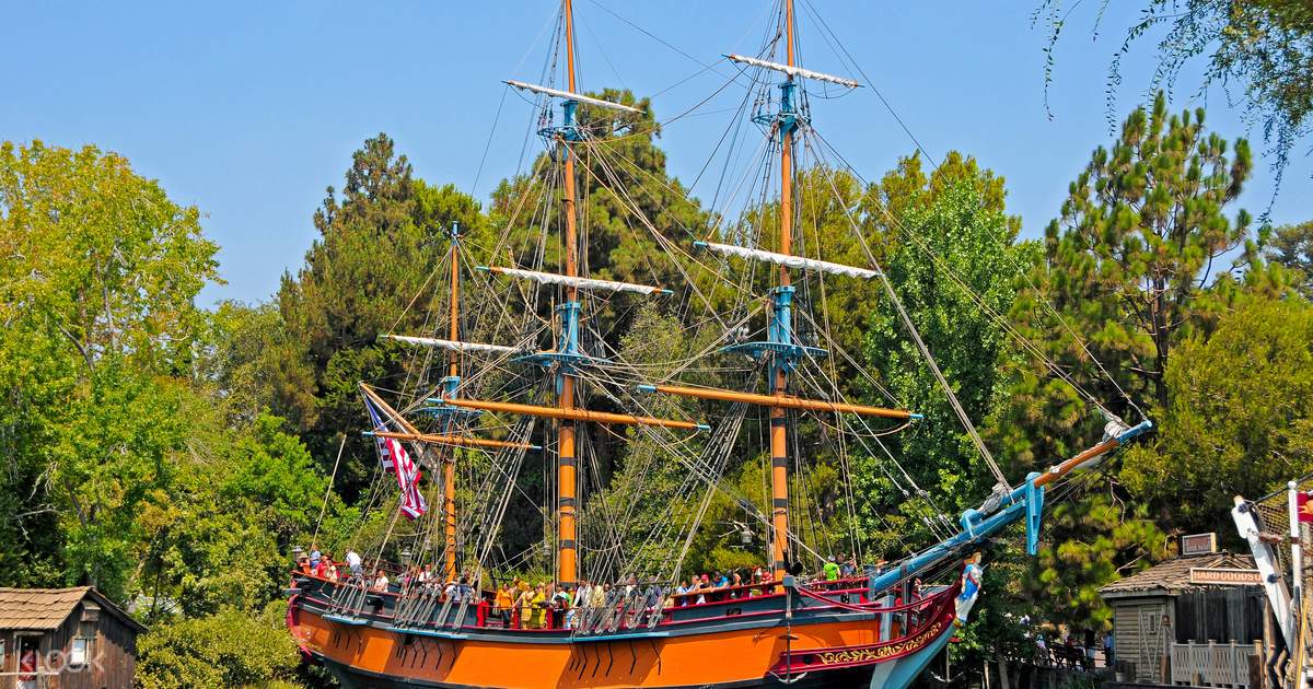 Tiket Masuk Disneyland Park & Disney California Adventure