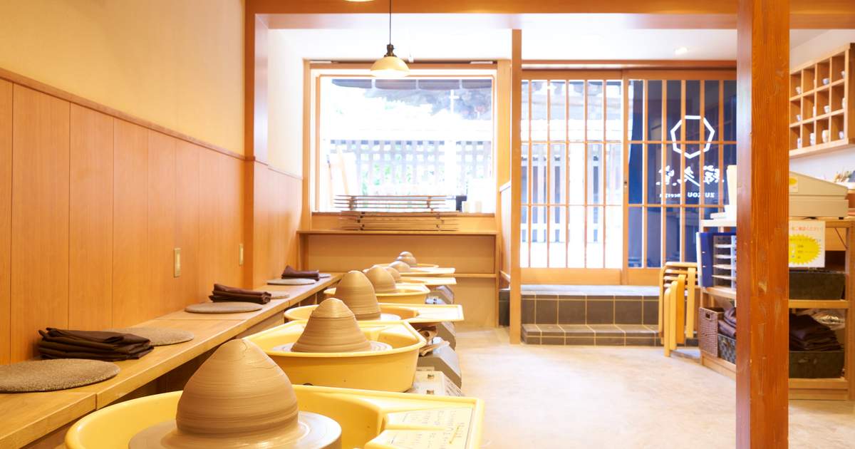 Online reservation for electric potter's wheel making experience (Kyoto) - Klook United States