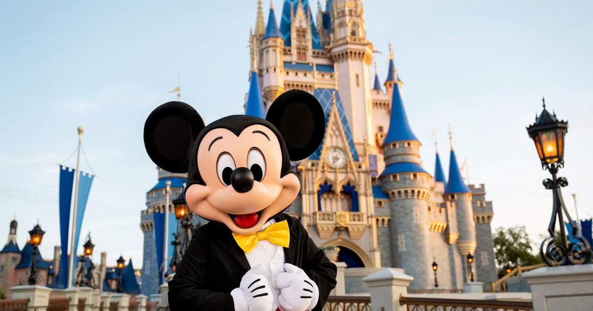 things to do alone in orlando | have a magical experience with mickey and friends