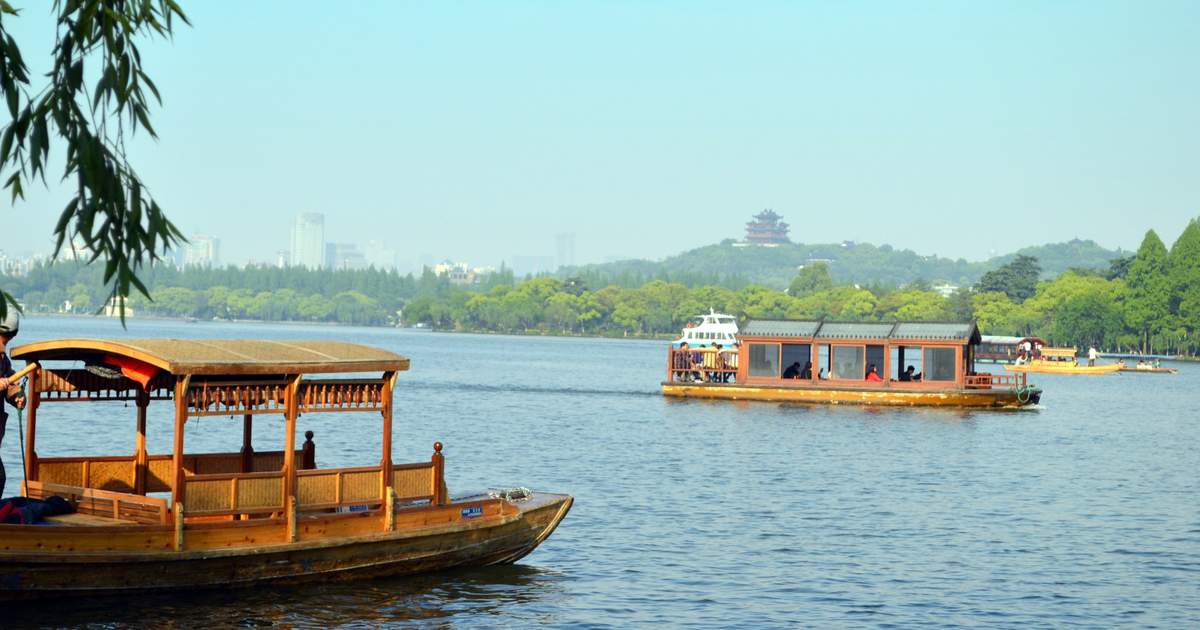 Shanghai Dawn Shanghai Knights Black White: The Dawn Of Justice