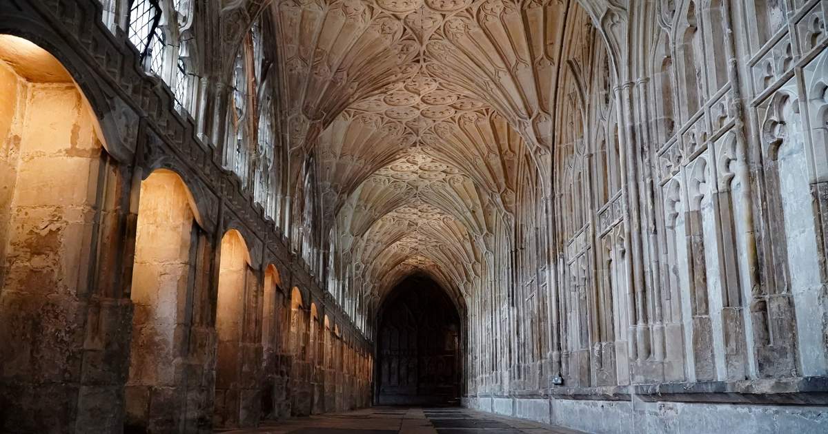 Tour Các Địa Điểm Quay Phim Harry Potter Lacock Cotswolds từ London  Klook Việt Nam