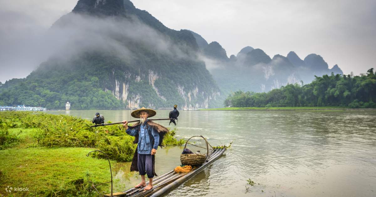 Premium Photo | Green mountains and green waters in guilin guangxi