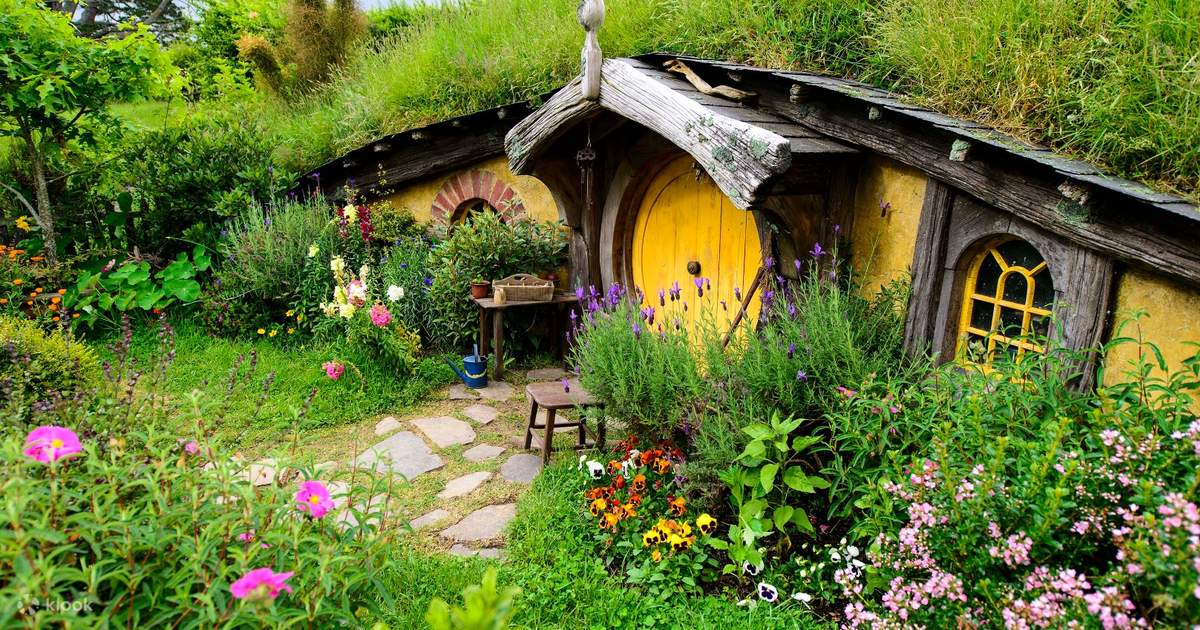 Tham Quan Hang Động Waitomo Glowworm và Ngôi làng cổ tích Hobbiton (kèm Ăn Trưa) từ Auckland trong 1 Ngày - Klook Việt Nam