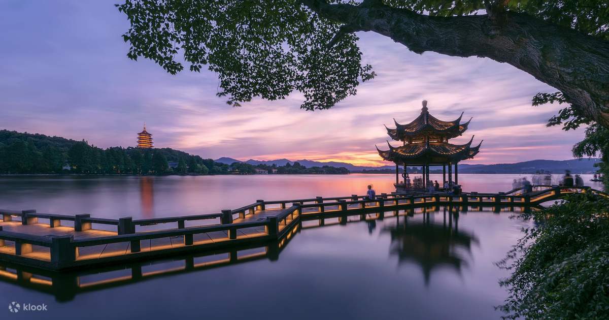 杭州私人导览一日游西湖 灵隐寺 飞来峰 雷峰塔 - Klook客路