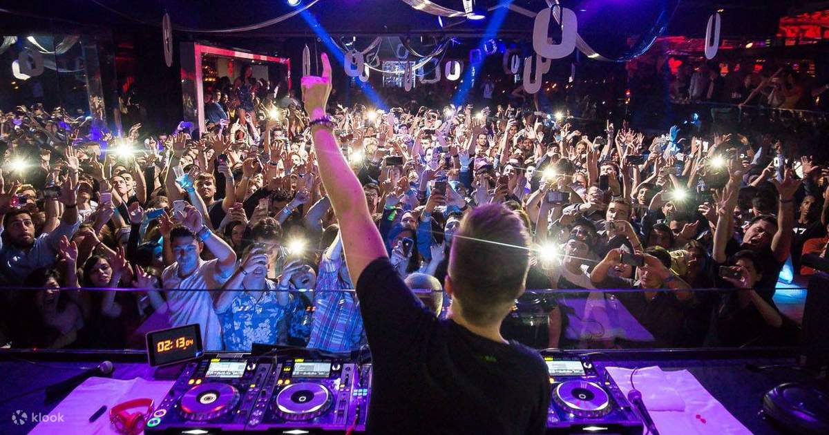 Weekday Nightclubs in Amsterdam - AllTheRooms - The Vacation