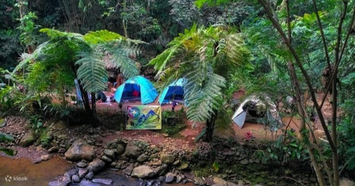Tentu, ini draf artikel tentang camping di Gunung Puntang dengan perkiraan panjang 1600 kata.