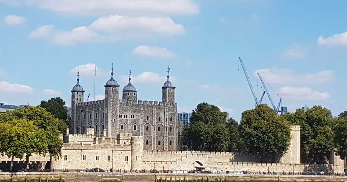 ロンドン塔とタワーブリッジを巡るロンドンのベストウォーキング