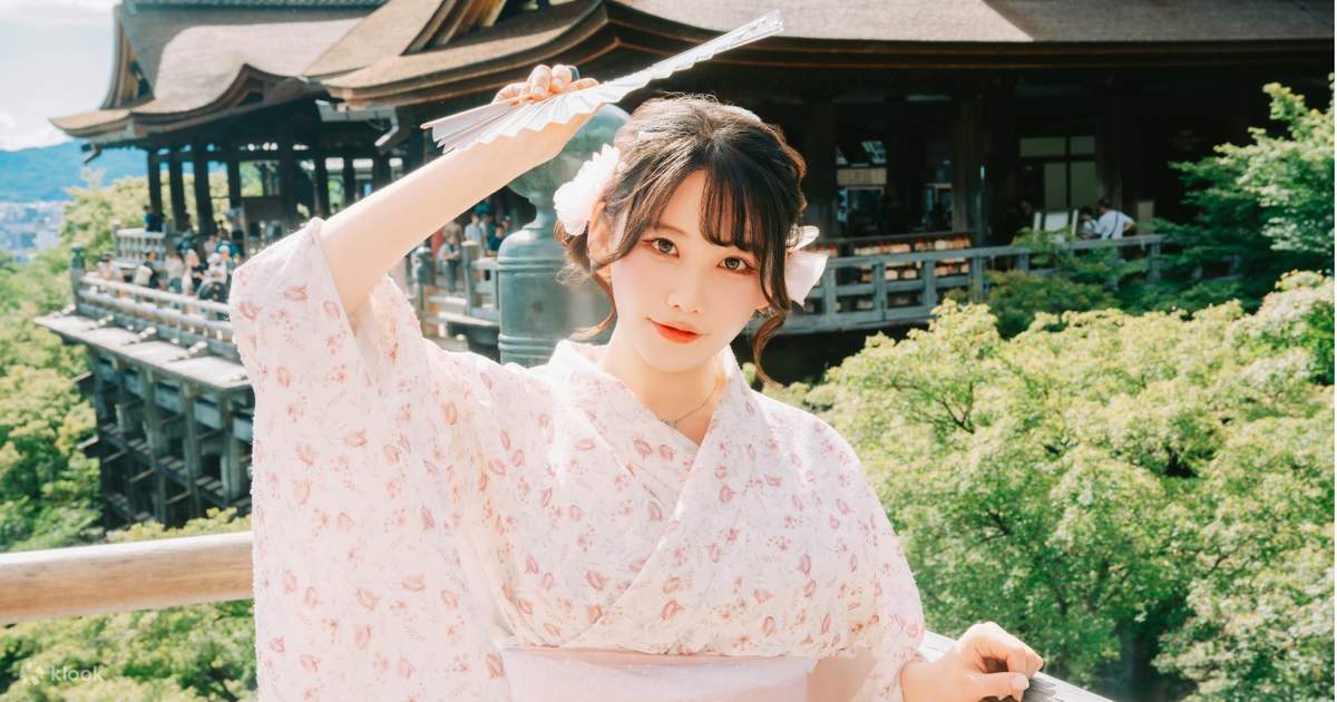 Sewa Kimono dengan Tata Rias Rambut (Aiwafuku Kiyomizu-dera) - Klook ...