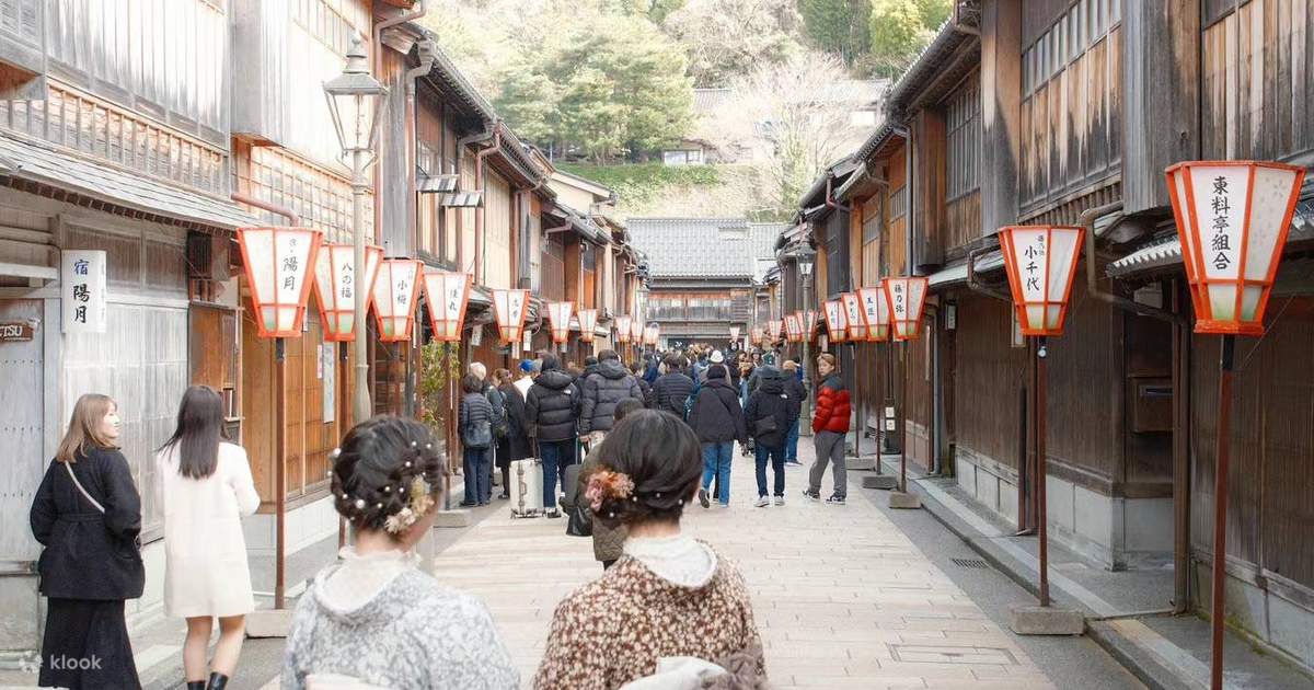 名古屋から白川郷・高山・金沢2日間ツアー | Klook