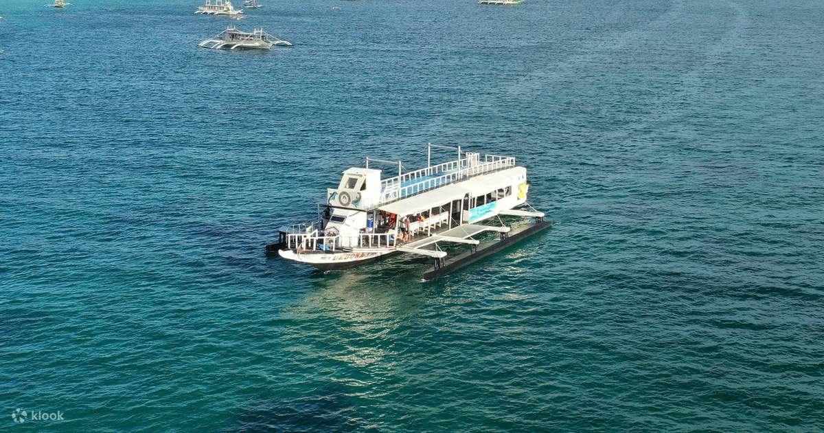 Sunset & Party Cruise: Fiesta en el mar del Caribe Mexicano
