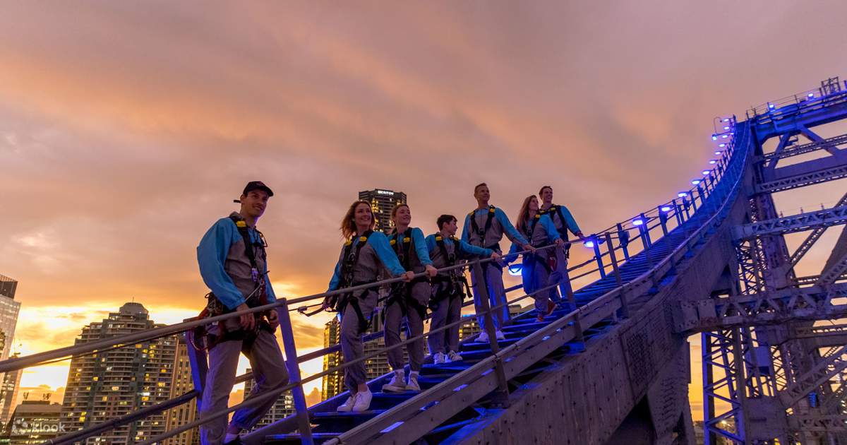 Bridge climb. Мост стори бридж. adventure climb. climb a bridge.