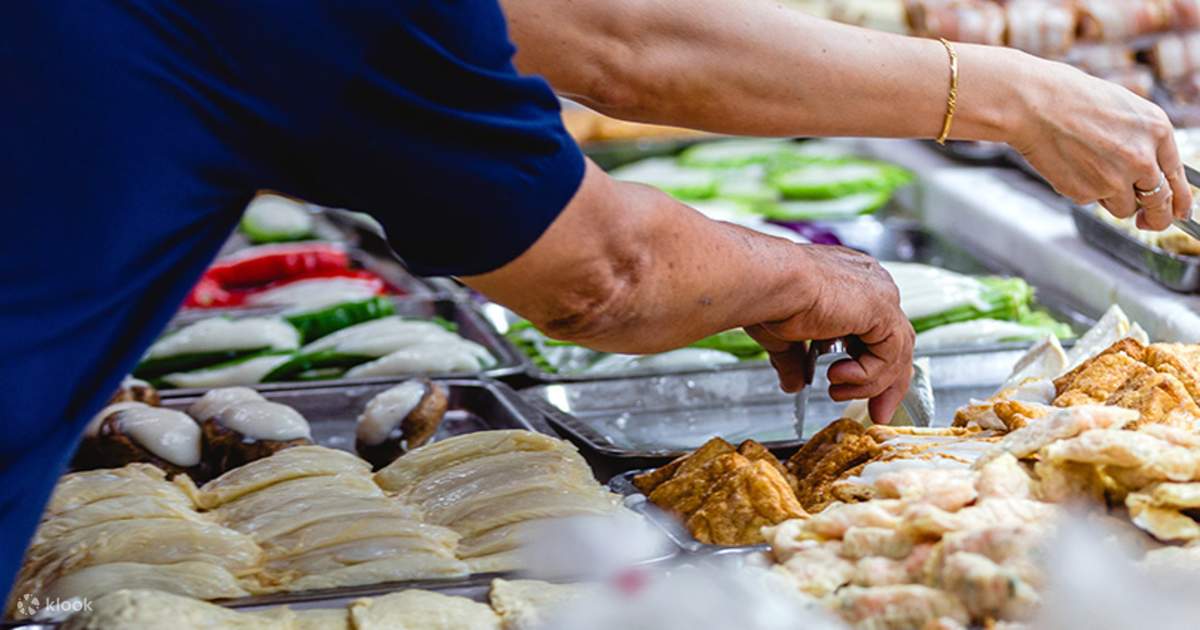 Chinatown Food Tasting & Walking Tour in Singapore - Klook