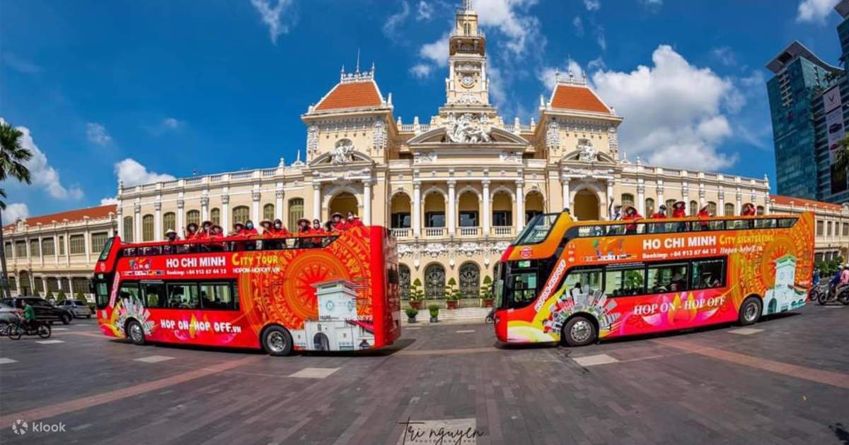 Thật tuyệt vời khi dễ dàng di chuyển đến những địa điểm du lịch hot nhất tại Hà Nội bằng xe buýt hop on hop off! Hãy đến với hình ảnh này để tìm hiểu thêm về vé xe buýt hop on hop off và hành trình khám phá xứ sở hoa anh đào này nhé.