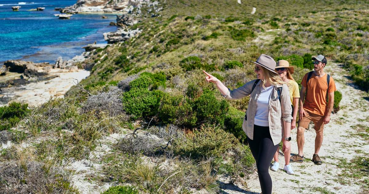 Lakes And Bays Guided Hike in Rottnest Island - Klook India