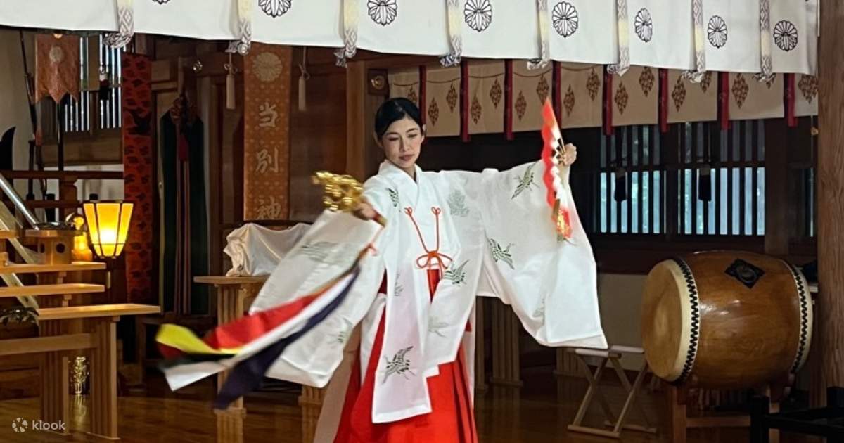 札幌近郊:穿着巫女服装和参拜神社的体验 - Klook客路