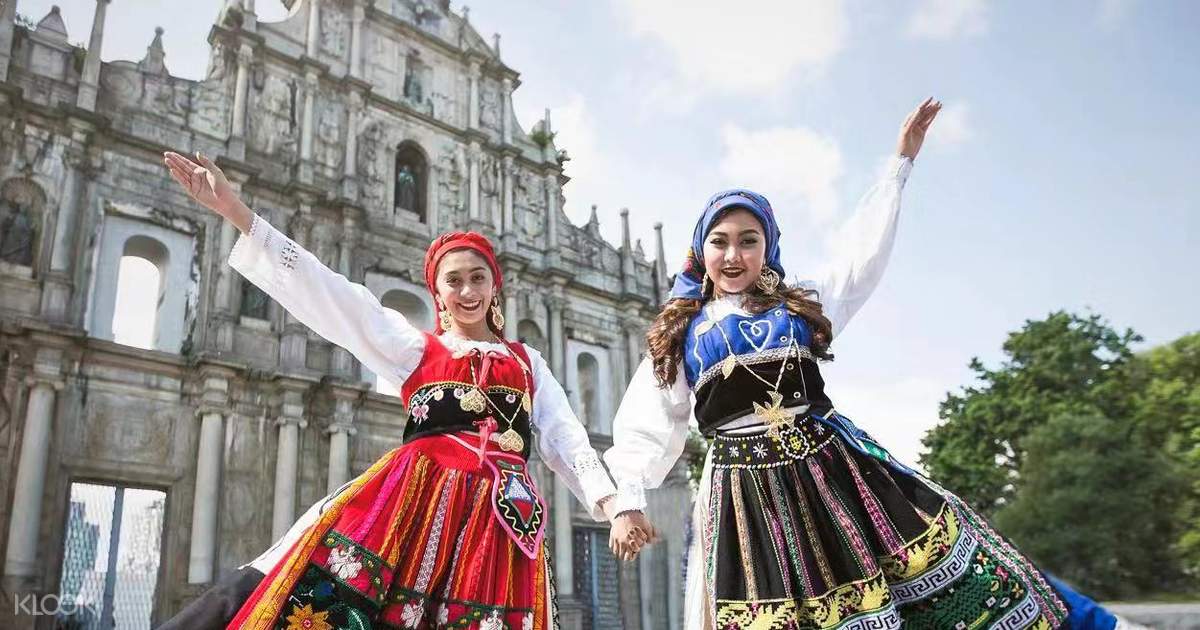 traditional portuguese dress