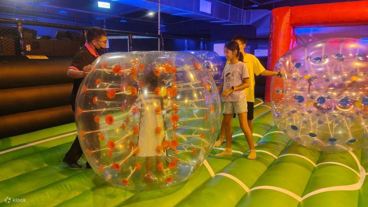 장내 놀이 시설