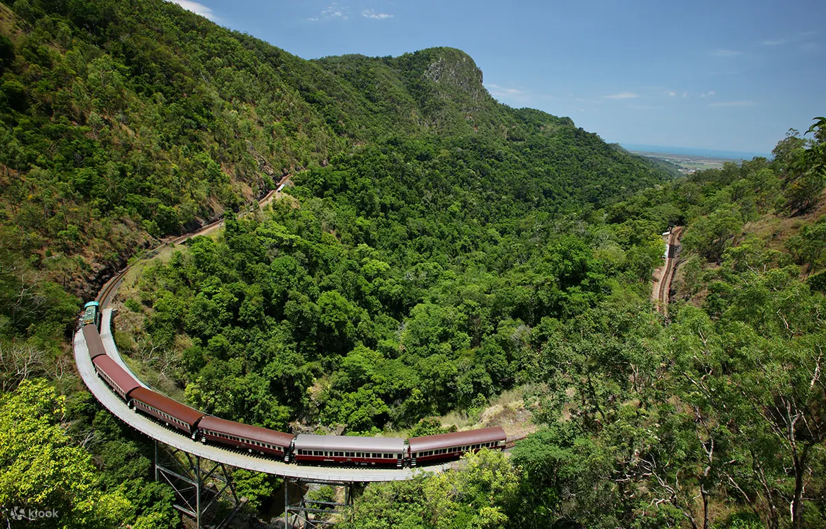 Kuranda Scenic Railway - Kuranda Scenic Railway Turn