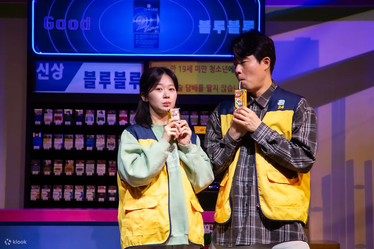 在这部感人的音乐剧中发现日常生活的美丽和意想不到的联系。