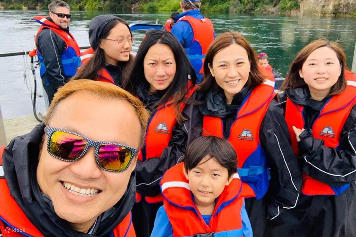 tour thuyền gia đình