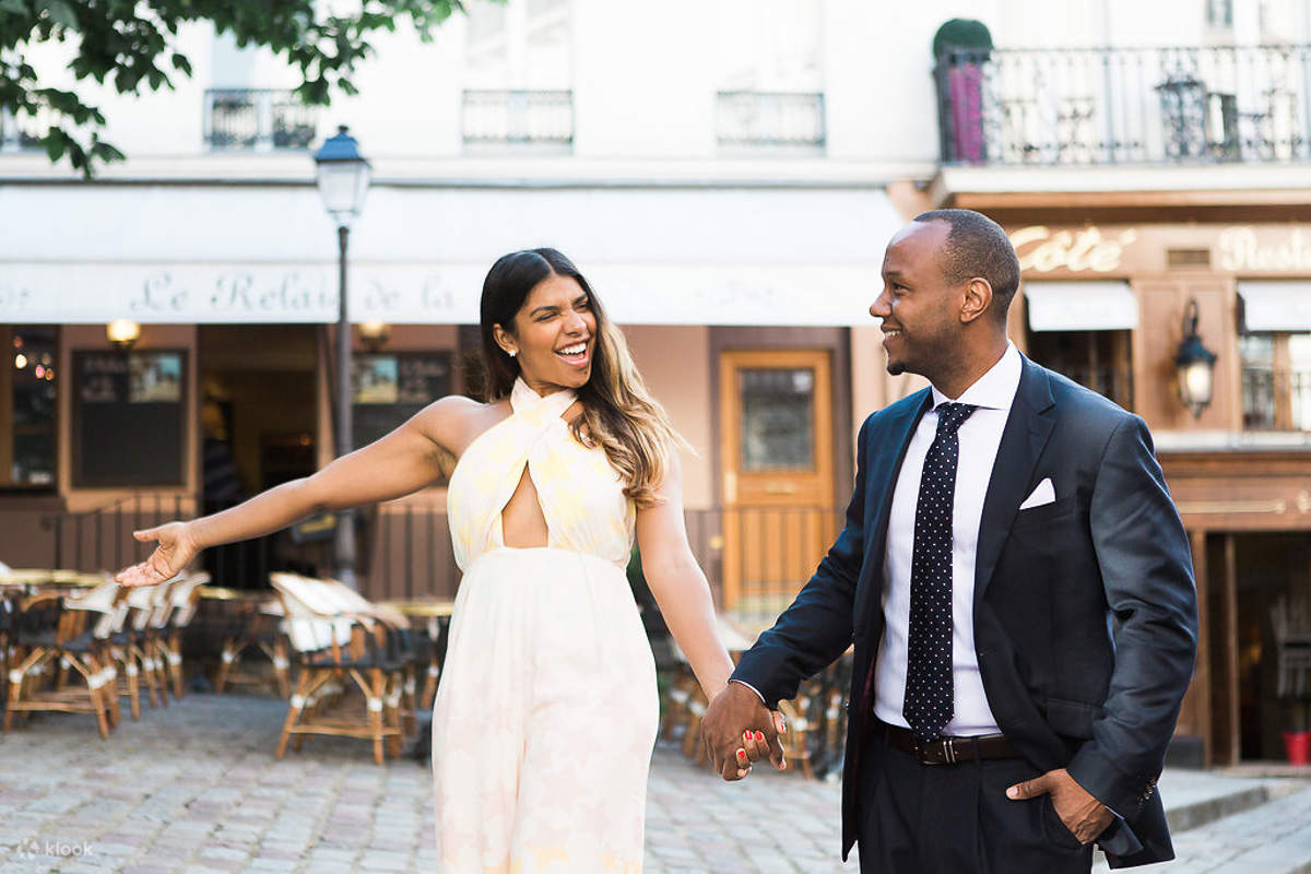 Biasanya Paris Photoshoot di Montmartre (Emily di Paris!)