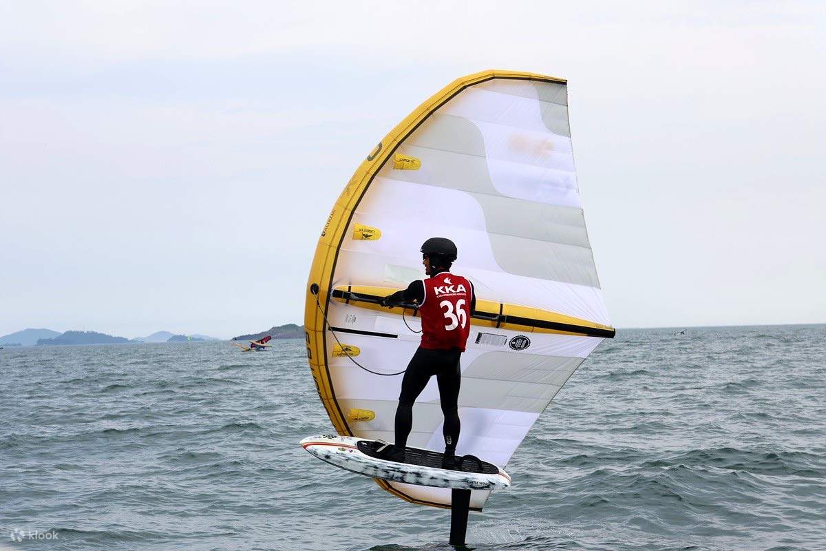 ゴールドコースト サーフィン＆ハイドロフォイル体験