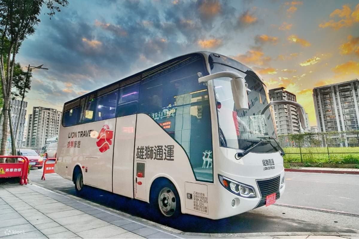 Ali Shuttle Alishan Guided Tour | Cruise-Style Shuttle Bus | Chiayi HSR Station ...