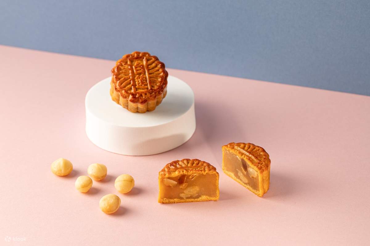 the-capitol-kempinski-hotel-mooncakes-klook