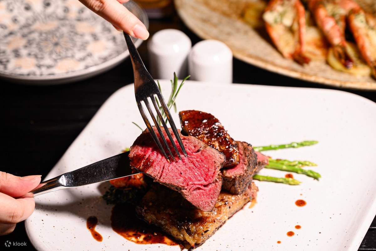 조르지오스 리버사이드 로얄 오키드 쉐라톤 호텔